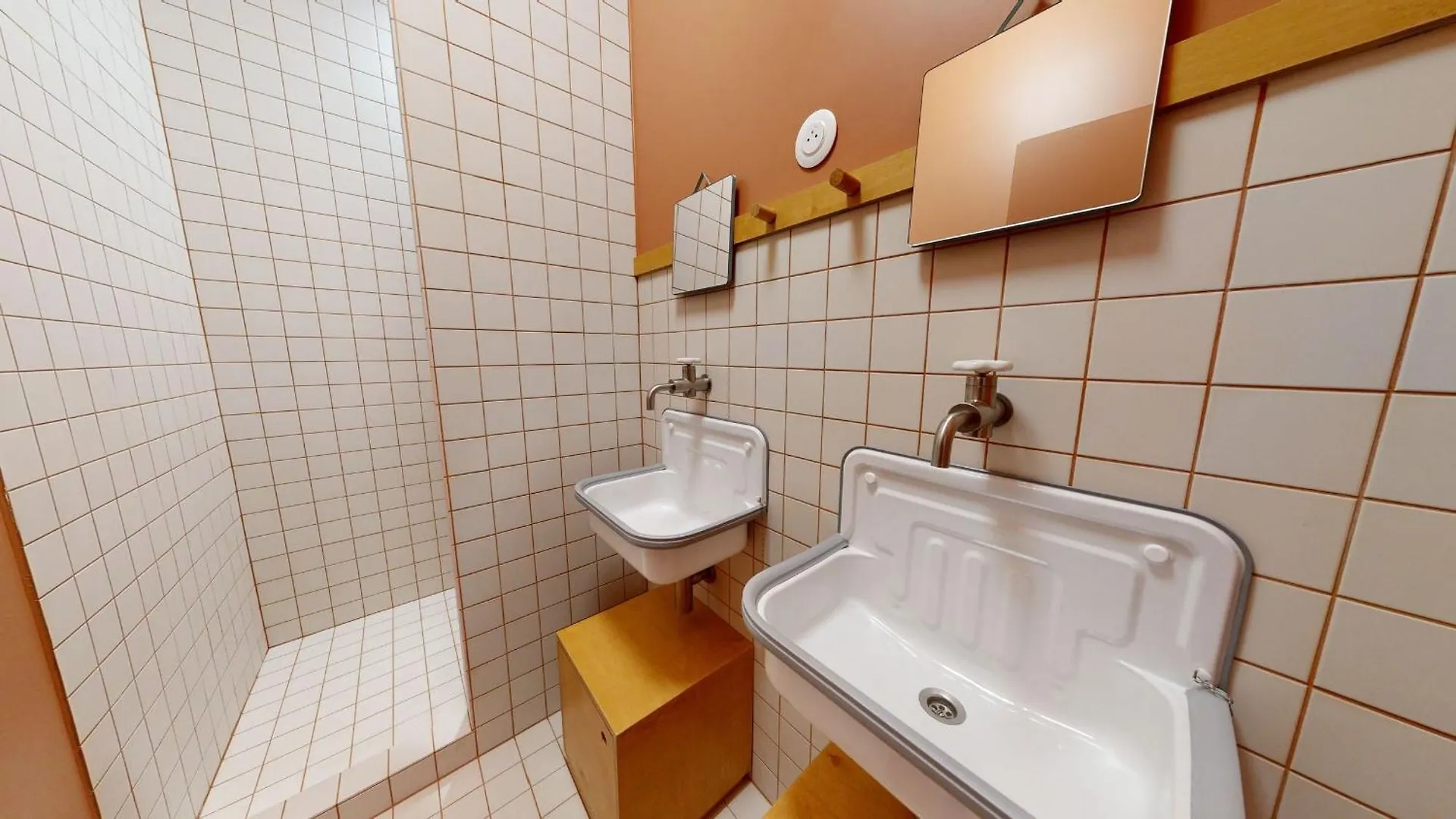Cosy 2-bed Flat Near Moulin Rouge Apartament Paryż
